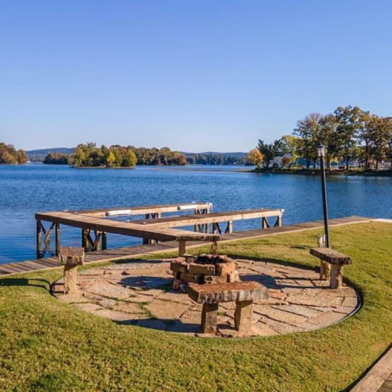 Views!! Luxury Condo W/Gourmet Kitchen, Breathtaking Views Lake Hamilton Екстериор снимка
