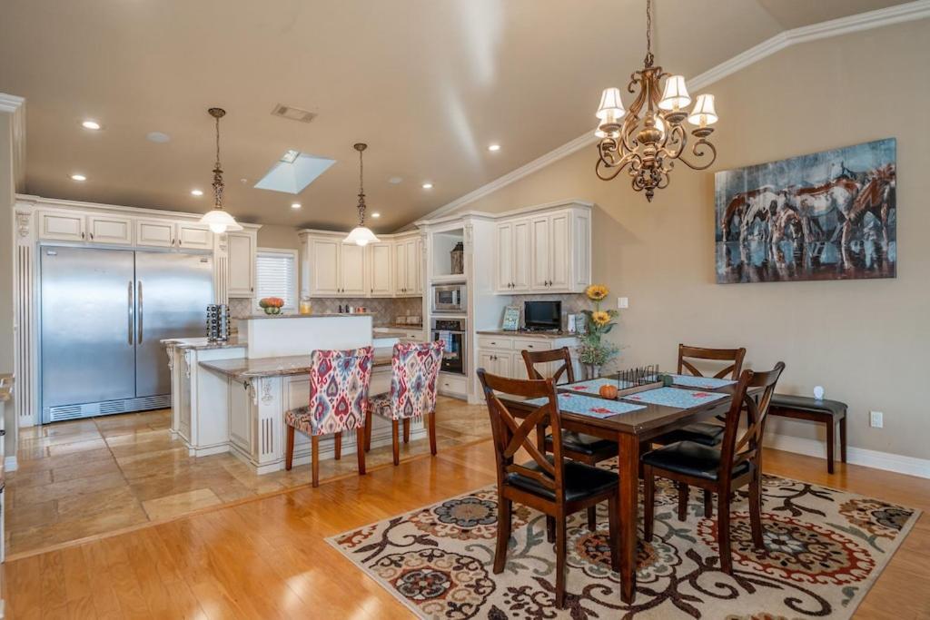 Views!! Luxury Condo W/Gourmet Kitchen, Breathtaking Views Lake Hamilton Екстериор снимка