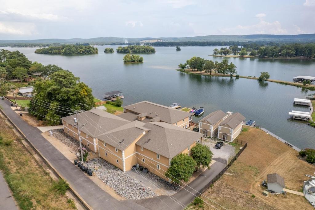 Views!! Luxury Condo W/Gourmet Kitchen, Breathtaking Views Lake Hamilton Екстериор снимка