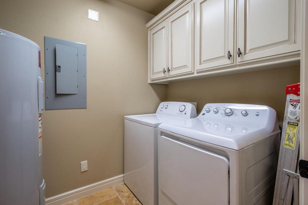 Views!! Luxury Condo W/Gourmet Kitchen, Breathtaking Views Lake Hamilton Екстериор снимка